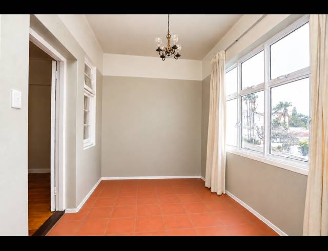 1.5 BEDROOM APARTMENT FOR SALE IN ESSENWOOD